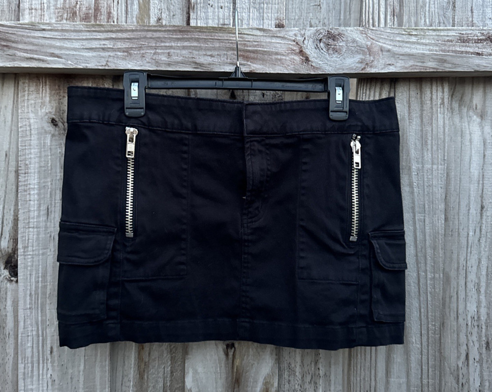 VTG 90s SQUEEZE Black Mini Skirt Zip Pockets Punk Goth Edgy Hipster Waist 35"